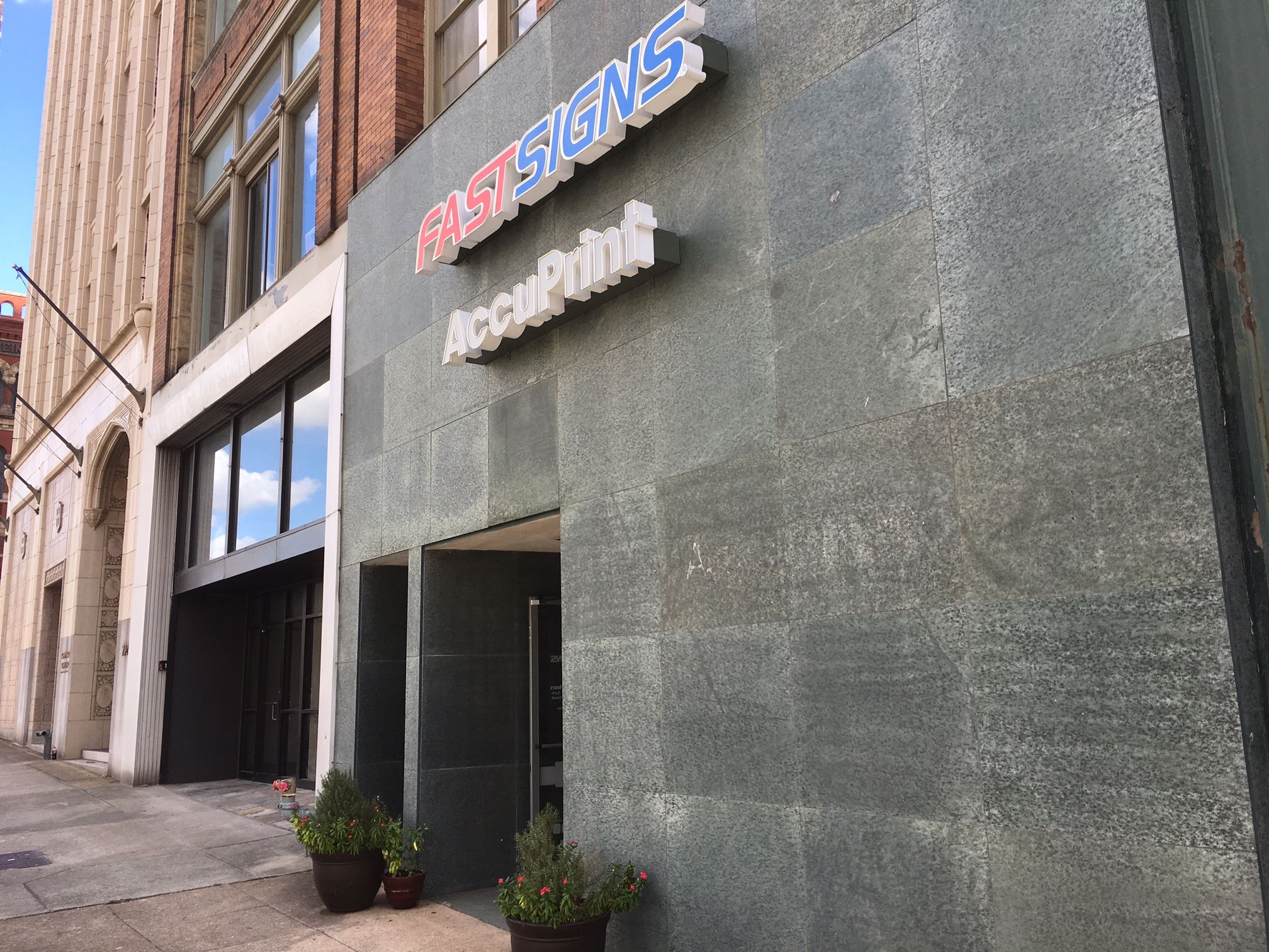 FASTSIGNS Building in Birmingham